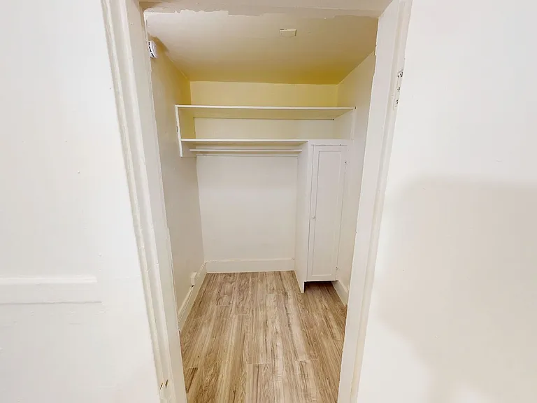 Clayton Place — Photo 8