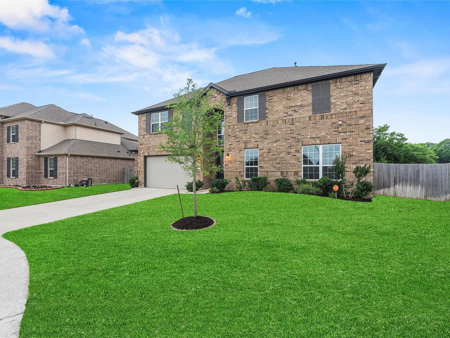 5 bed, 4.5 bath, 3596 sqft, $3,200 — Photo 1