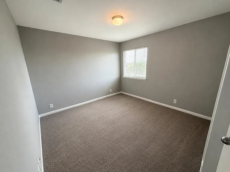 220 Adriana Ln — Photo 8