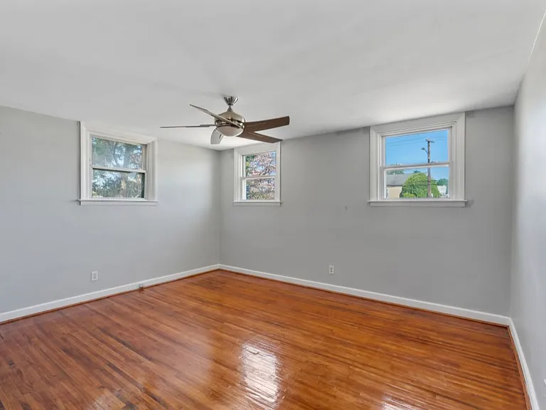 9967 Verree Rd — Photo 8