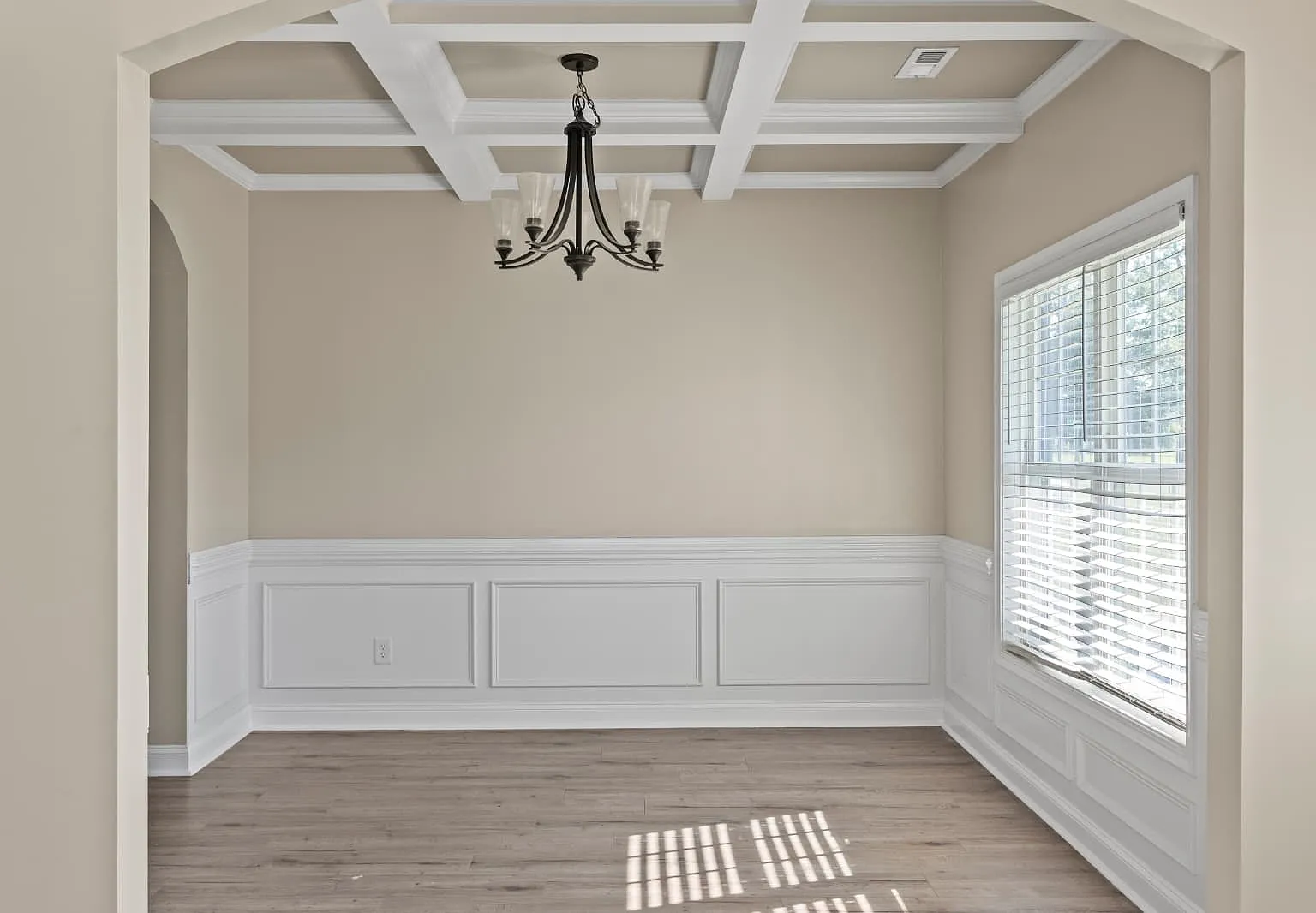 4 bed, 2441 sqft, $2,300 — Photo 3