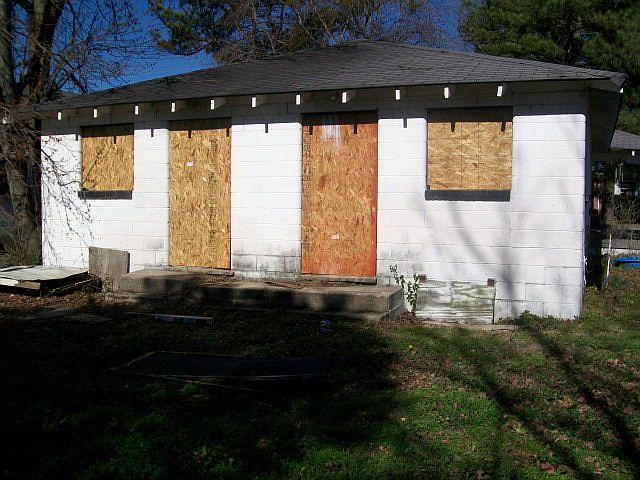 2nd image of 726 Elvie St S