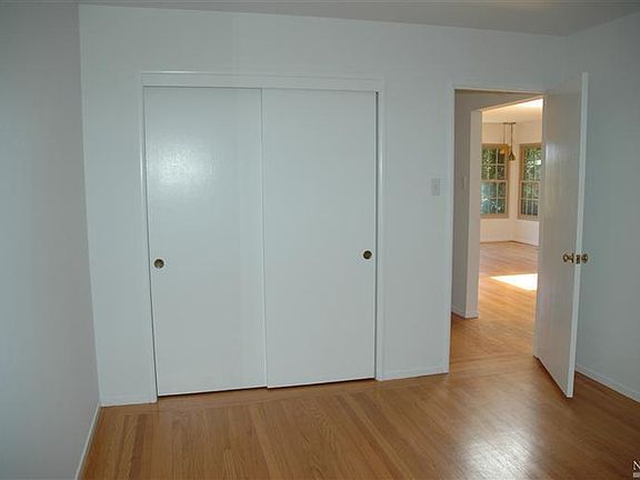 5th image of 354 Redwood Dr