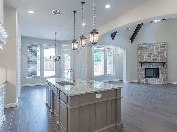 4th image of 1124 Ellicott Dr