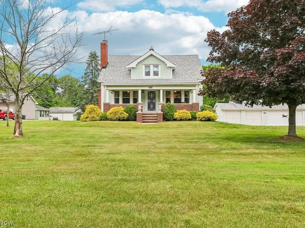 4694 Royalwood Rd, North Royalton, OH 44133