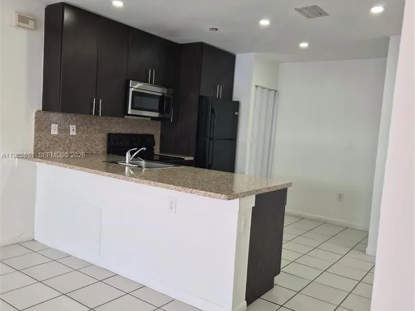 15421 SW 81st Circle Ln APT 24, Miami, FL 33193