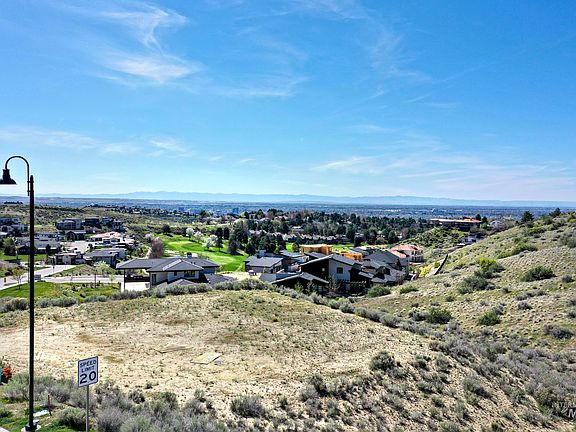 2nd image of 4335 N Sandpoint Way