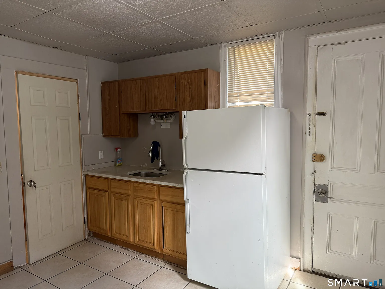 1 bed, 1.0 bath, 2932 sqft, $1,350 — Photo 4