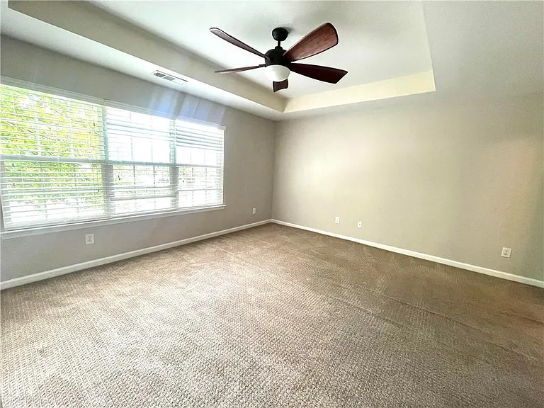 3232 Brockenhurst Dr — Photo 20