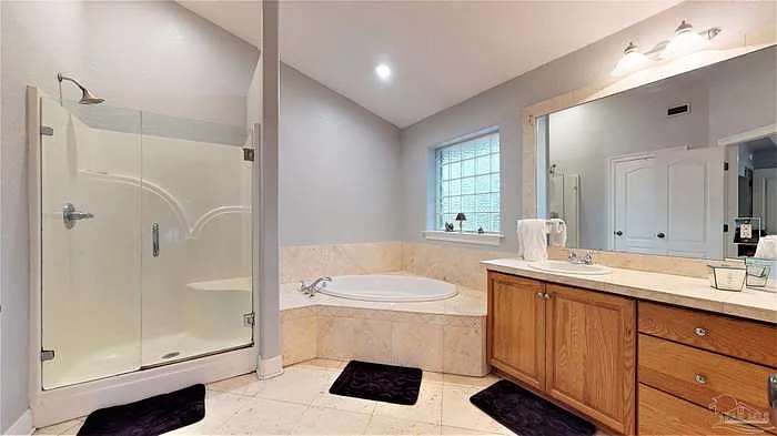 1277 Solomon Cir — Photo 3