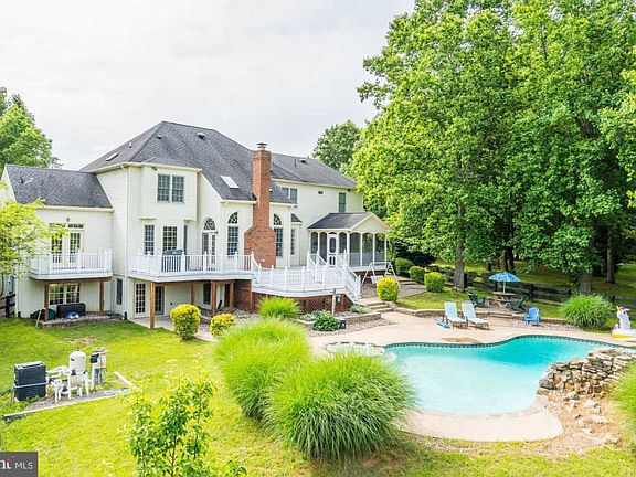 2nd image of 39636 Golden Springs Ct