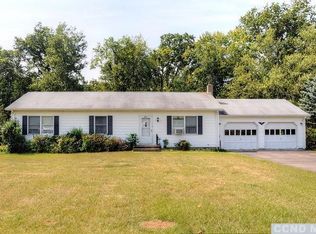 58 Cambridge Dr, Red Hook, NY 12571