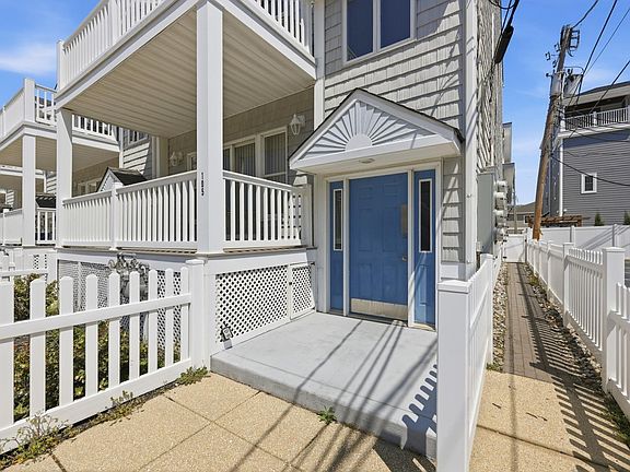 3rd image of 401-03 E Denver Ave #105