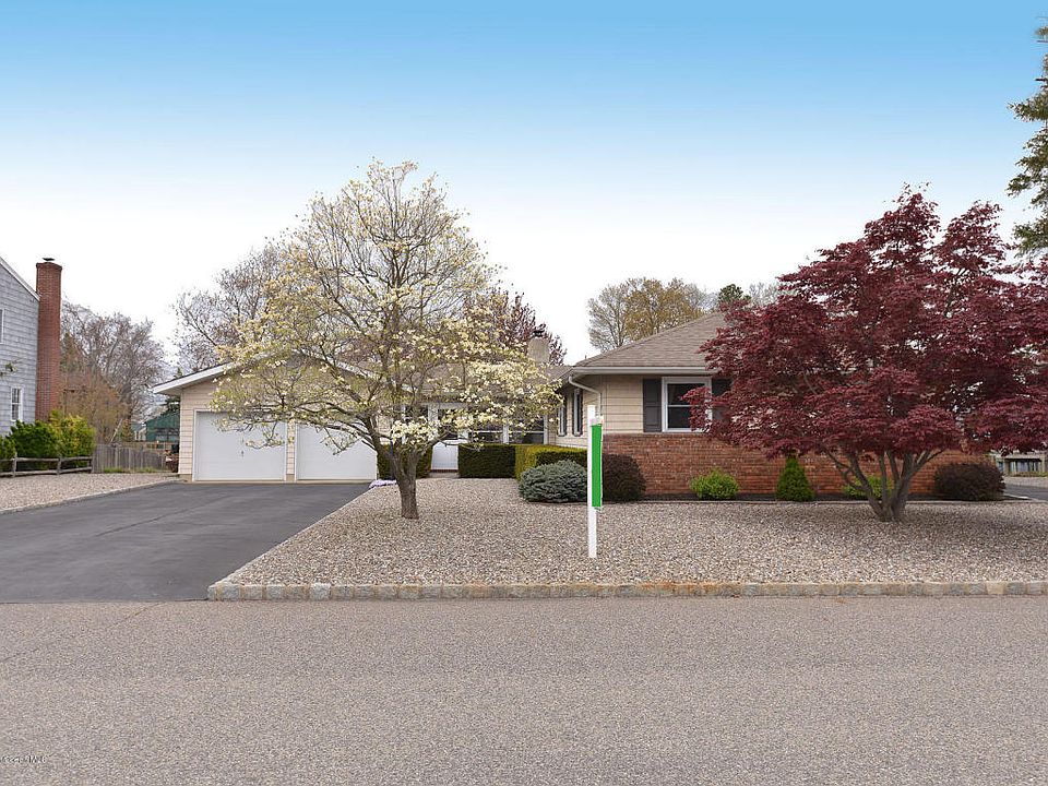 2nd image of 62 Nina Ct