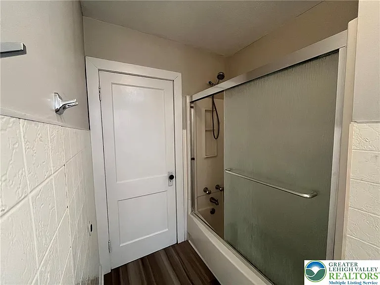 543 W Emaus Ave — Photo 45