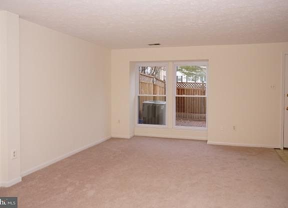 5th image of 8 Whitechurch Ct