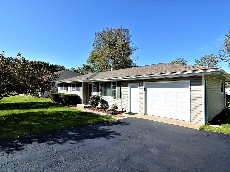 1st image of 210 Sarah Dr