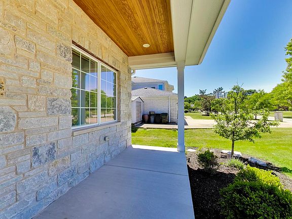 4th image of 1201 Manzella Ln