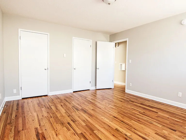 Raleigh Heights — Photo 12