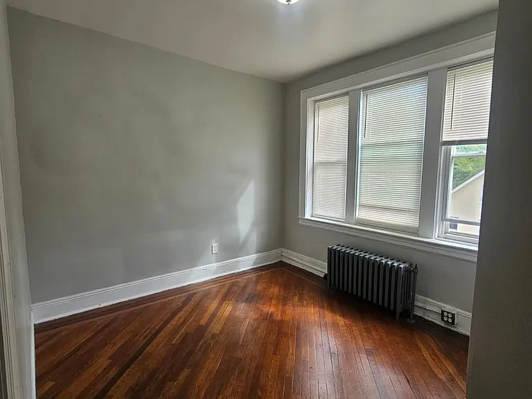 6-8 Glenwood Ave #32 — Photo 5