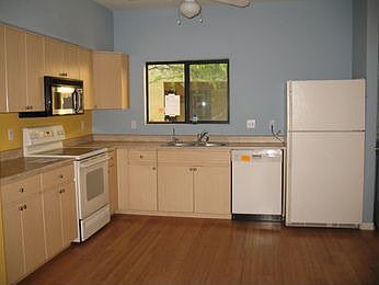 4th image of 136 E Limberlost Dr