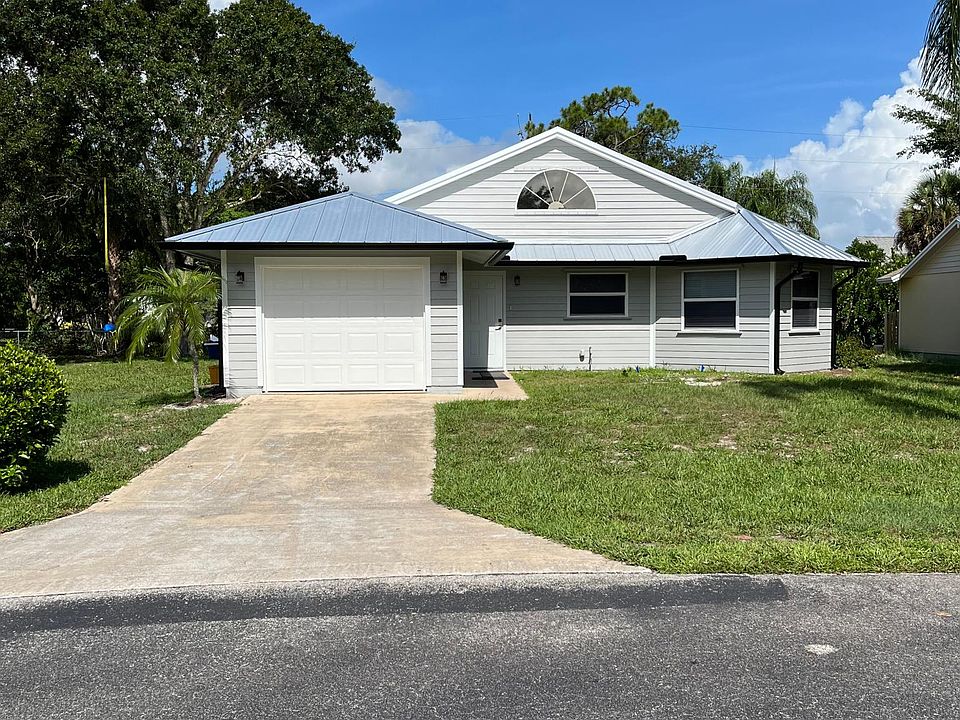 1st image of 1437 SW Vizcaya Cir