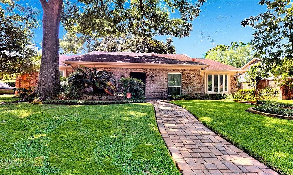 1st image of 206 Briar Hill Dr