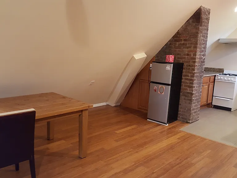 27 Louis St #2 — Photo 12