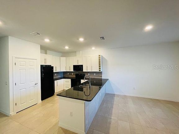 4th image of 15 Crabtree Ct Unit B