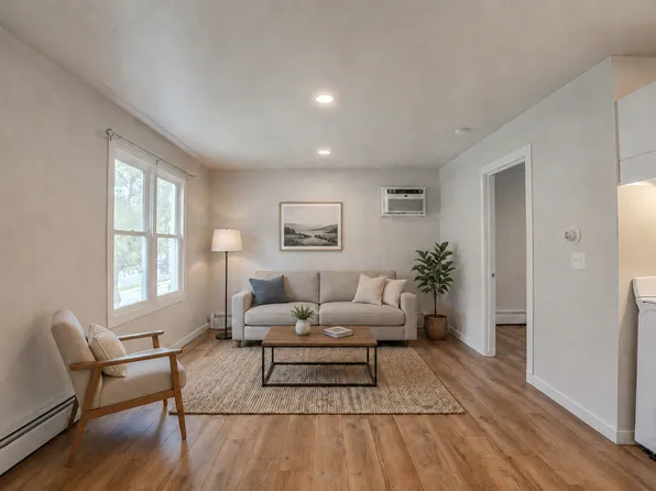 133 N Main St, 133 N Main St APT 2, Verona, WI 53593