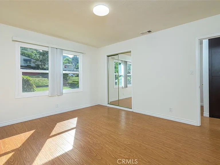 2111 N Verdugo Rd — Photo 27