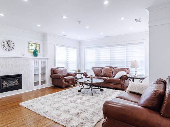 2nd image of 5028 N California Ave #2