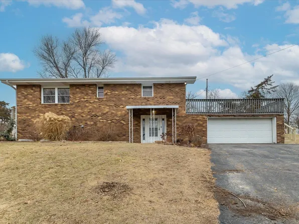 15819 Lore Mound Rd, Dubuque, IA 52002