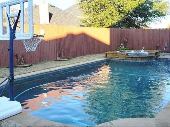 2nd image of 10408 Sexton Dr