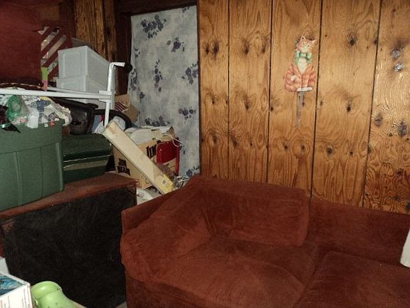 5th image of 125 Laurie Dr