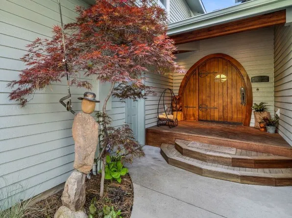 60655 River Bend Dr, Bend, OR 97702