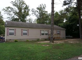 1820 Dogwood Ln, Centralia, IL 62801