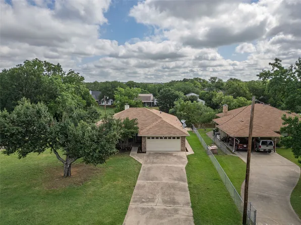 4007 Cherokee Ct, Granbury, TX 76048