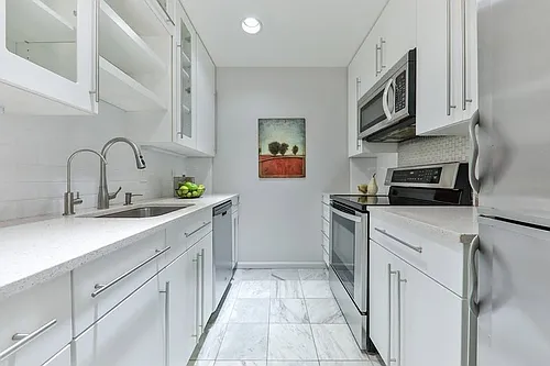 350 W 4th St #211 Photo 1