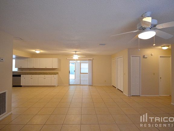 3rd image of 805 Centerwood Ct