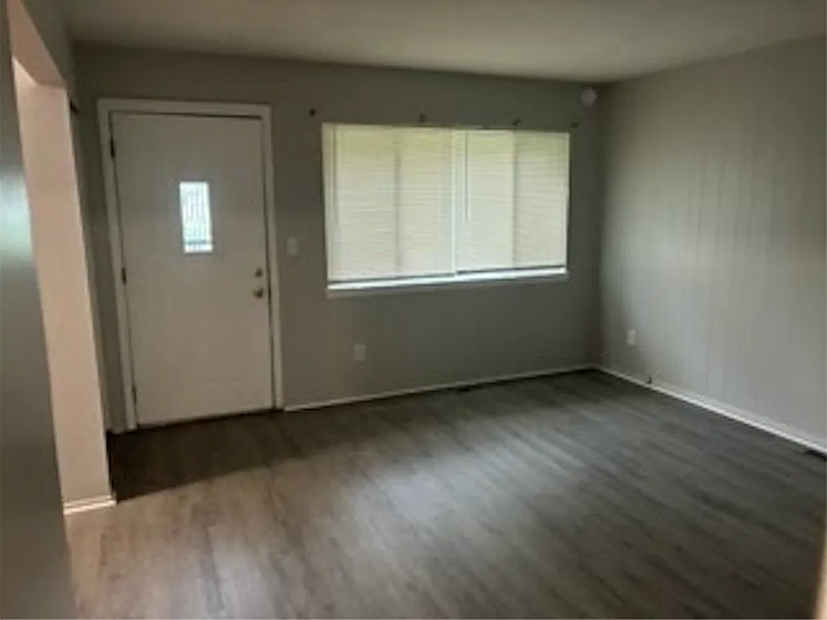 3 bed, 912 sqft, $1,700 — Photo 4
