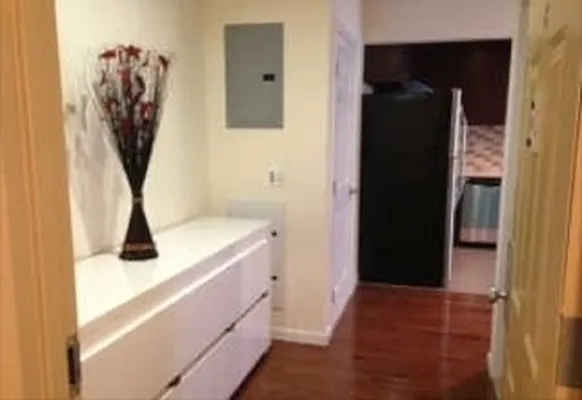 Rented by Vertex Realty Group LLC | media 16