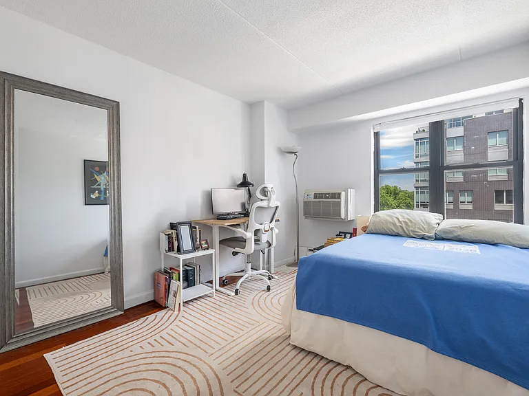 220 Manhattan Ave #5H — Photo 11