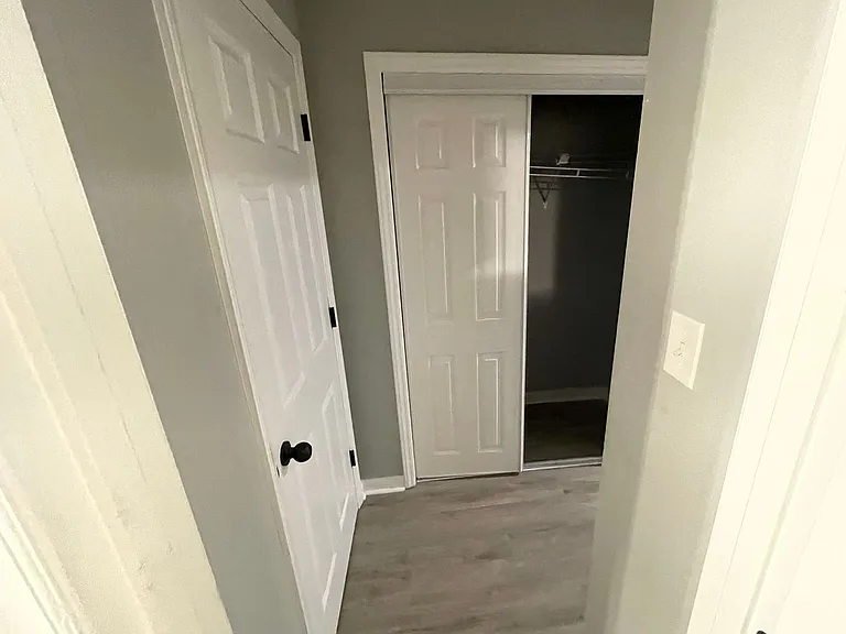 133 N Spring St — Photo 23