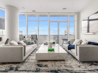 88 Harbour St #201, Toronto, ON M5J 0C3