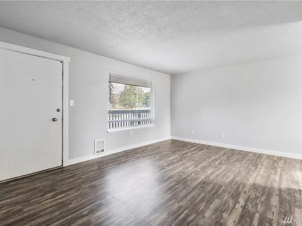 6124 88th St SW #5, Lakewood, WA 98499