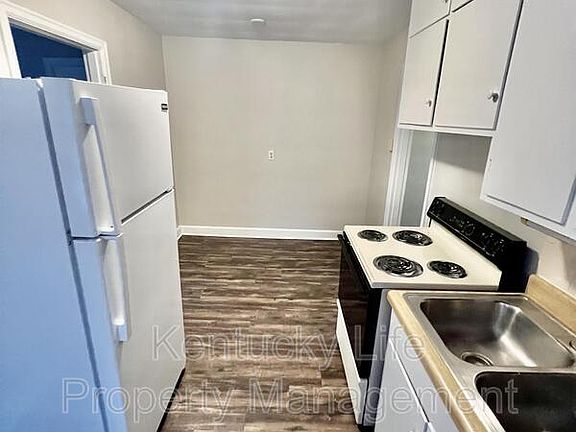 4th image of 293 Hillsboro Ave APT 2