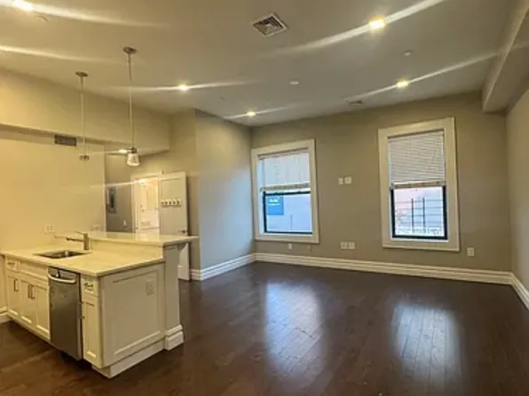 (undisclosed Address), New Rochelle, NY 10801