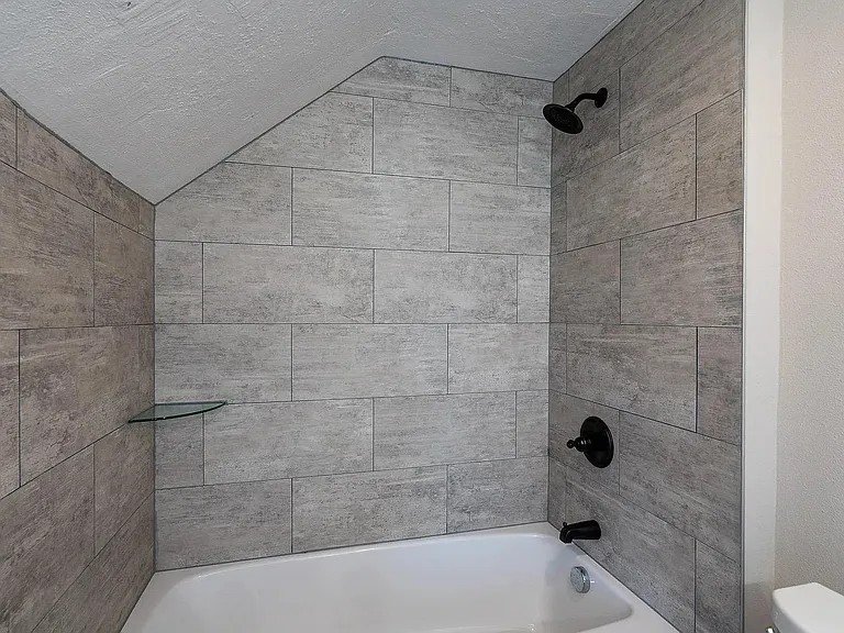 605 Pettibone Ave NW #2 — Photo 5