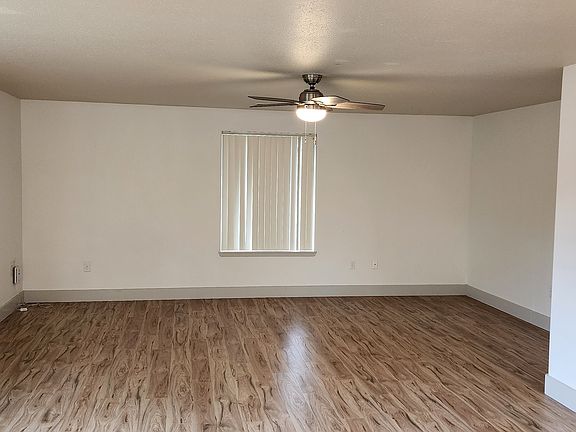 3rd image of 1008 SE Sherrett St